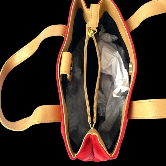 VINTAGE SUEDE VIBRANT RED HANDBAG WITH LEATHER STRAPS ❤️👜  [77] - Picture 3 of 5